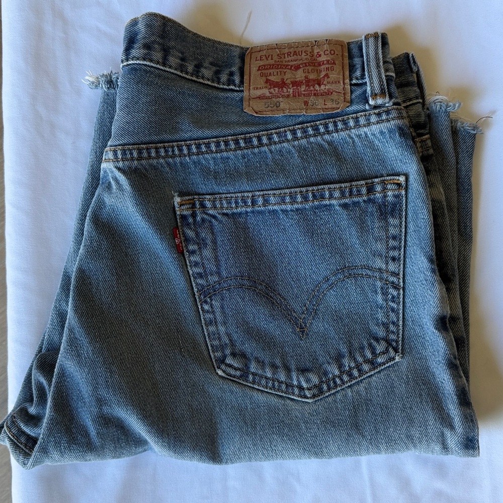 Levi's Classic Blue Denim Shorts - Picture 4 of 4